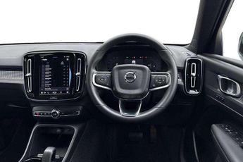 Volvo XC40 2.0 B3P Plus Dark 5dr Auto