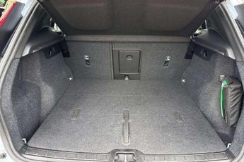 Volvo XC40 2.0 B3P Plus Dark 5dr Auto