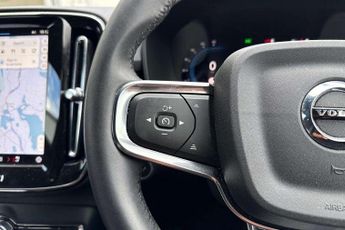 Volvo XC40 2.0 B3P Plus Dark 5dr Auto