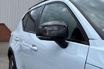 Volvo XC40 2.0 B3P Plus Dark 5dr Auto