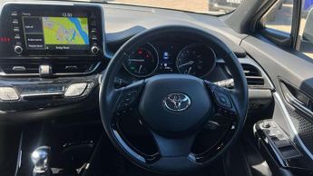 Toyota C-HR 2.0 Hybrid Design 5dr CVT