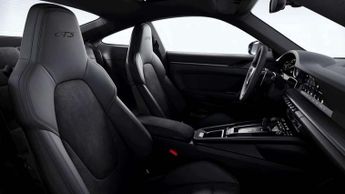 Porsche 911 GTS 2dr PDK