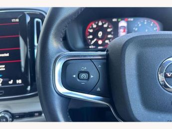 Volvo XC40 2.0 B4P Inscription Pro 5dr Auto