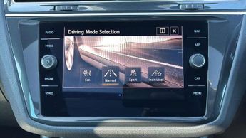 Volkswagen Tiguan 2.0 TSi 230 4Motion SEL 5dr DSG