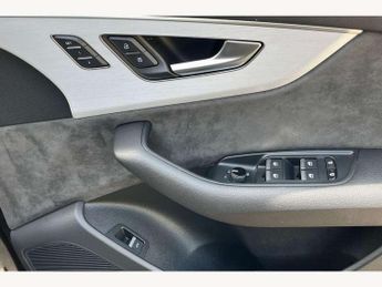 Audi Q8 55 TFSI Quattro S Line 5dr Tiptronic [Leather]