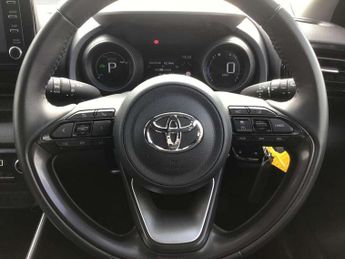 Toyota Yaris 1.5 Hybrid Design 5dr CVT