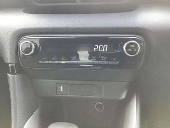 Toyota Yaris 1.5 Hybrid Design 5dr CVT