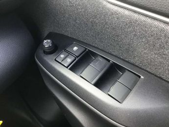 Toyota Yaris 1.5 Hybrid Design 5dr CVT