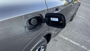 Volvo XC60 2.0 B5P Plus Dark 5dr AWD Geartronic
