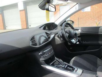 Peugeot 308 1.2 PureTech 130 Allure 5dr EAT8