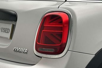 MINI Hatchback 5dr 1.5 Cooper Classic 5dr Auto