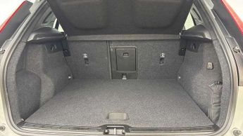 Volvo XC40 2.0 B3P Core 5dr Auto