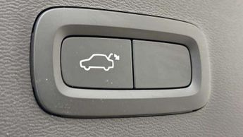 Volvo XC40 2.0 B3P Core 5dr Auto