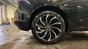 Volkswagen Golf 1.5 eTSI Style 5dr DSG