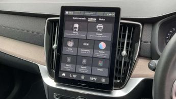 Volvo XC90 2.0 B5P Plus Dark 5dr AWD Geartronic
