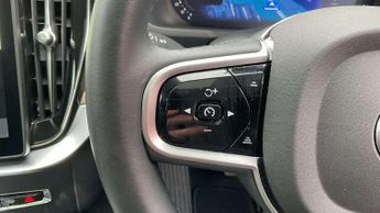 Volvo XC90 2.0 B5P Plus Dark 5dr AWD Geartronic