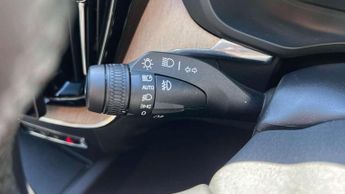 Volvo XC60 2.0 B5P Plus Dark 5dr AWD Geartronic