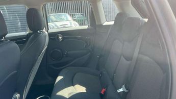 MINI Hatchback 1.5 Cooper Classic 5dr Auto