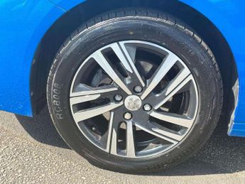 Peugeot 208 1.2 PureTech 100 Allure Premium 5dr EAT8