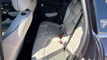 MINI Hatchback 1.5 Cooper Exclusive 5dr Auto