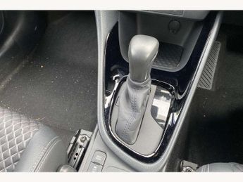 Toyota Yaris 1.5 Hybrid Dynamic 5dr CVT