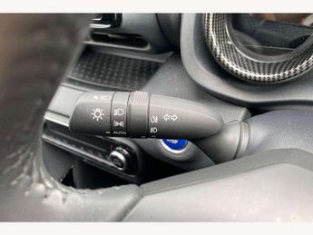 Toyota Yaris 1.5 Hybrid Dynamic 5dr CVT