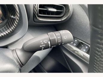 Toyota Yaris 1.5 Hybrid Dynamic 5dr CVT