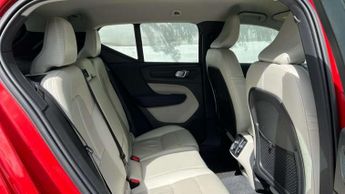 Volvo XC40 2.0 B4P Inscription Pro 5dr Auto