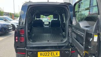 Land Rover Defender 3.0 D250 X-Dynamic HSE 110 5dr Auto
