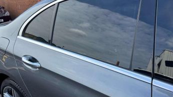 Mercedes-Benz E-Class E220d 4Matic AMG Line Premium 4dr 9G-Tronic