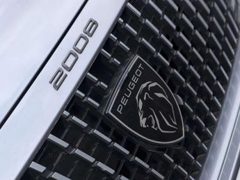 Peugeot 2008 1.2 Hybrid 136 Allure 5dr e-DSC6
