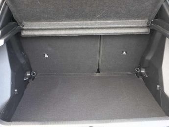 Peugeot 2008 1.2 Hybrid 136 Allure 5dr e-DSC6