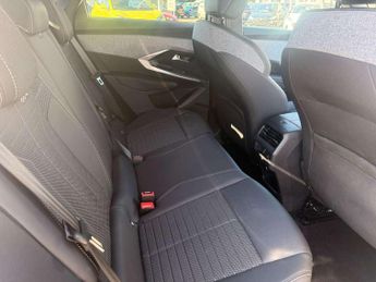 Peugeot 3008 1.2 Hybrid 136 Allure 5dr e-DSC6