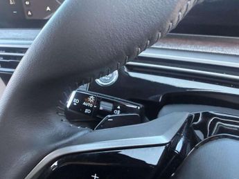 Peugeot 3008 1.2 Hybrid 136 Allure 5dr e-DSC6