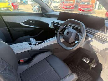 Peugeot 3008 1.2 Hybrid 136 Allure 5dr e-DSC6