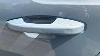 Volvo XC40 2.0 B3P Plus Dark 5dr Auto