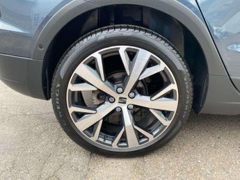 SEAT Arona 1.0 TSI 110 XPERIENCE Lux 5dr DSG