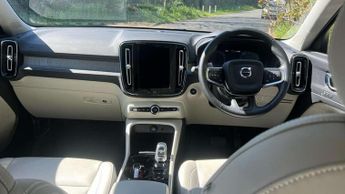 Volvo XC40 2.0 B3P Ultra Dark 5dr Auto