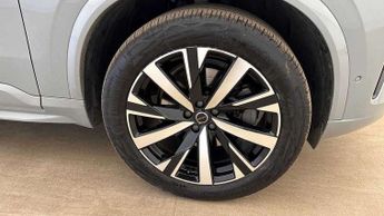 Volvo XC90 2.0 B5P Plus Dark 5dr AWD Geartronic