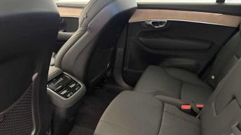 Volvo XC90 2.0 B5P Plus Dark 5dr AWD Geartronic