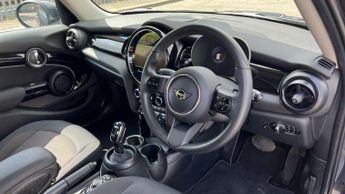 MINI Hatchback 1.5 Cooper Classic 5dr Auto