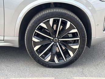 Volvo XC90 2.0 T8 PHEV Ultra Dark 5dr AWD Geartronic
