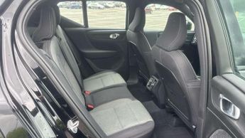 Volvo XC40 2.0 B3P Core 5dr Auto