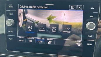 Volkswagen T-Roc 1.5 TSI R-Line 5dr