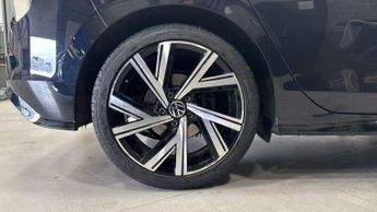 Volkswagen Golf 1.5 eTSI 150 R-Line 5dr DSG