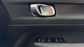 Volvo XC40 1.5 T3 [163] R DESIGN 5dr Geartronic