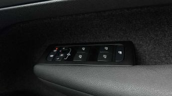 Volvo XC40 1.5 T3 [163] R DESIGN 5dr Geartronic