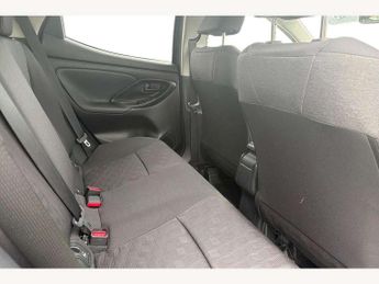 Toyota Yaris 1.5 Hybrid Design 5dr CVT