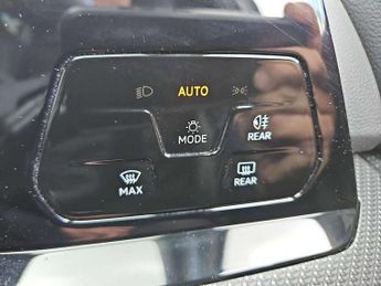 Volkswagen Golf 1.5 eTSI 150 R-Line 5dr DSG