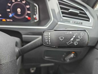 Volkswagen Tiguan 2.0 TSi 230 4Motion SEL 5dr DSG